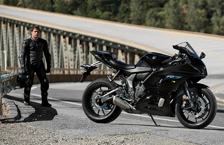 /YamahaR7