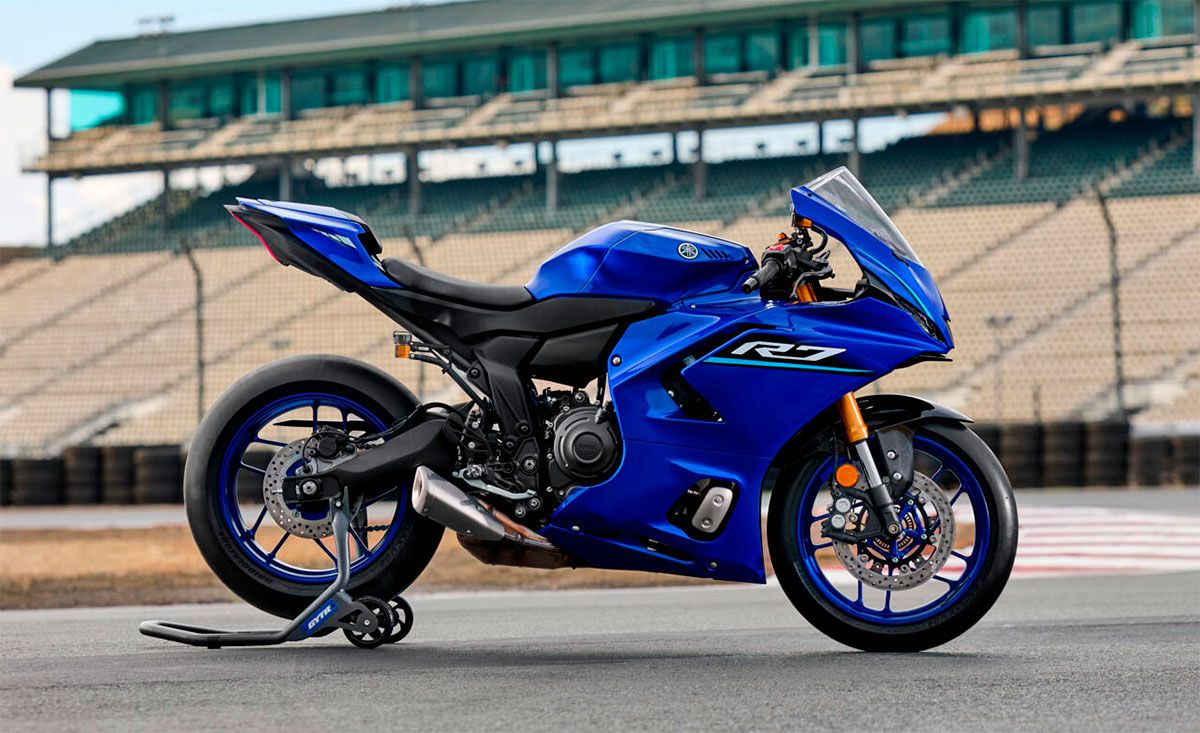 YamahaR7-2026-