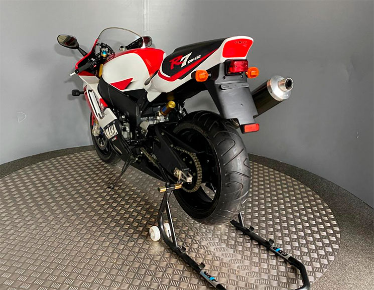 yamaha r7