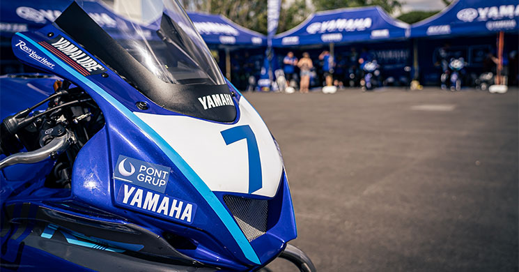 /YamahaR7-Cup.jpg