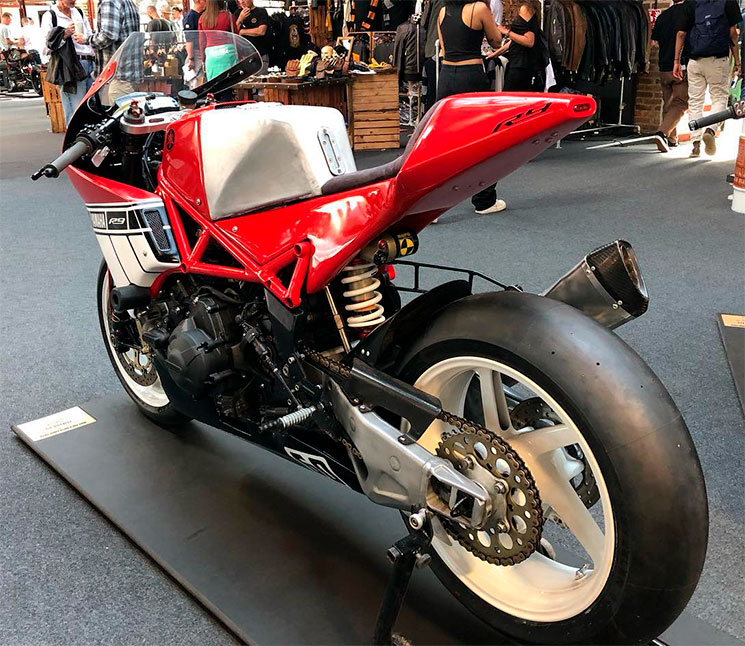YamahaR9
