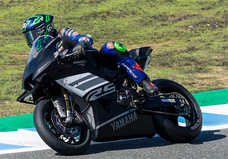 Yamaha R9 2025