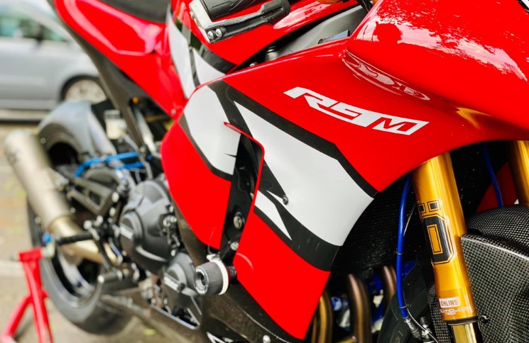 YamahaR9M-