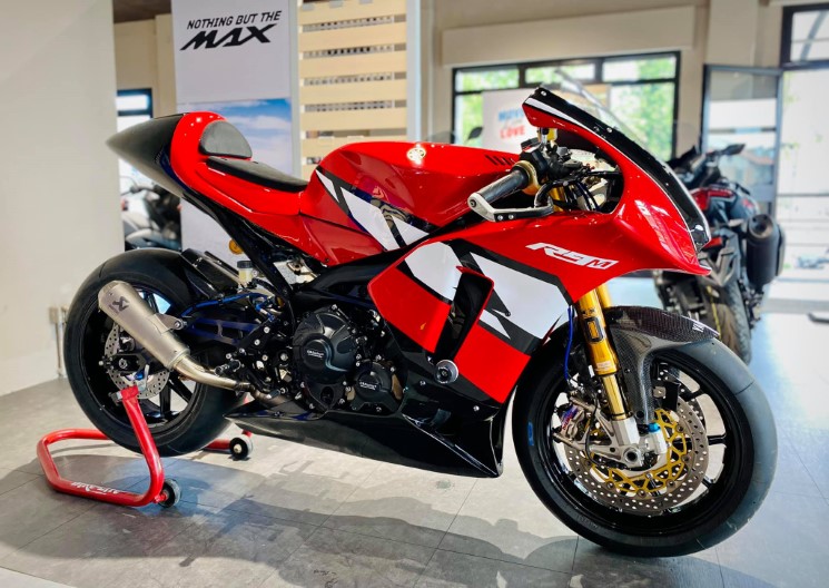 YamahaR9M-