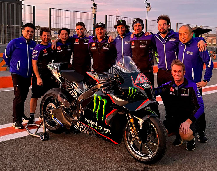 YamahaRins32433543.jpg