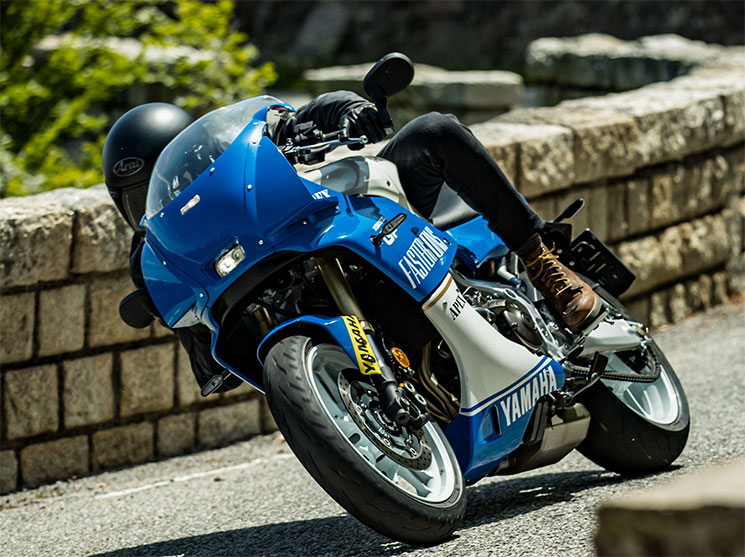 YamahaXSR90-GP-Ducados-Garriga