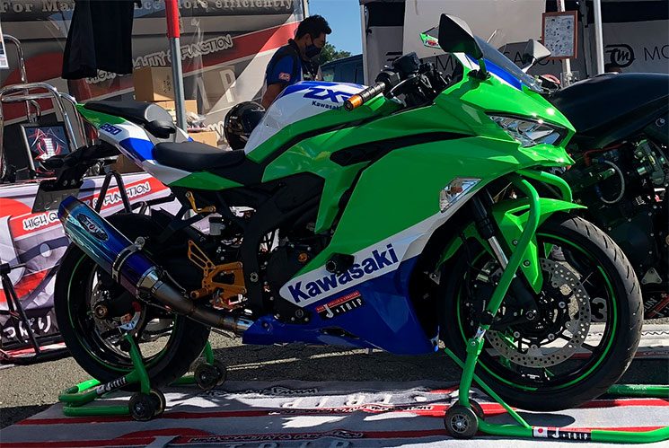 ZX25R-Replica-ZXR750-