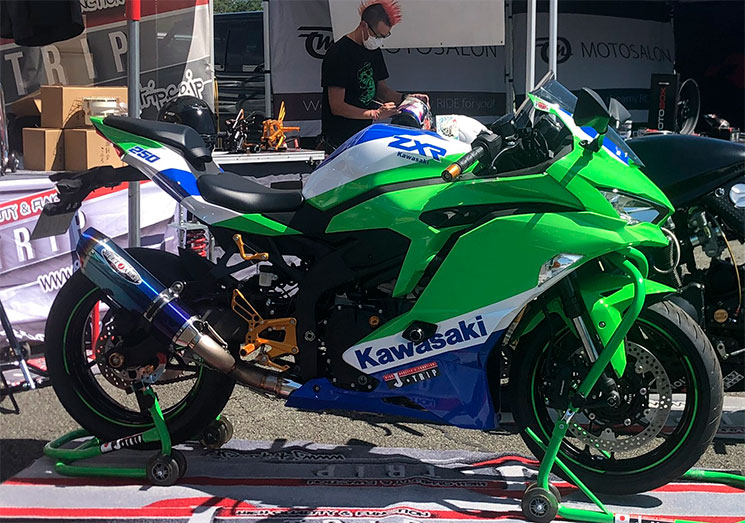 ZX25R-Replica-ZXR750-