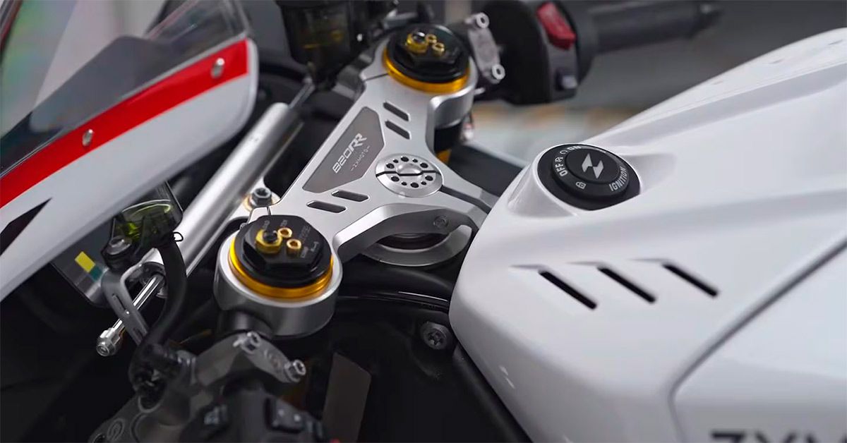 ZXMOTO820RR