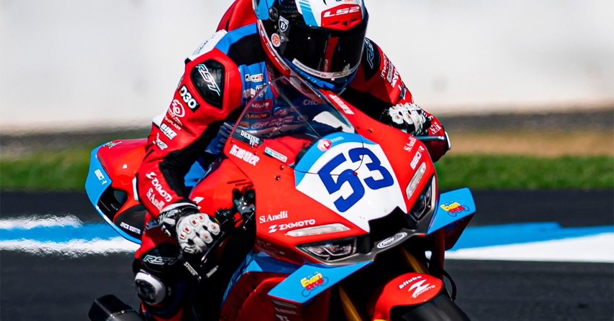 ZXMOTO820RR_compressed