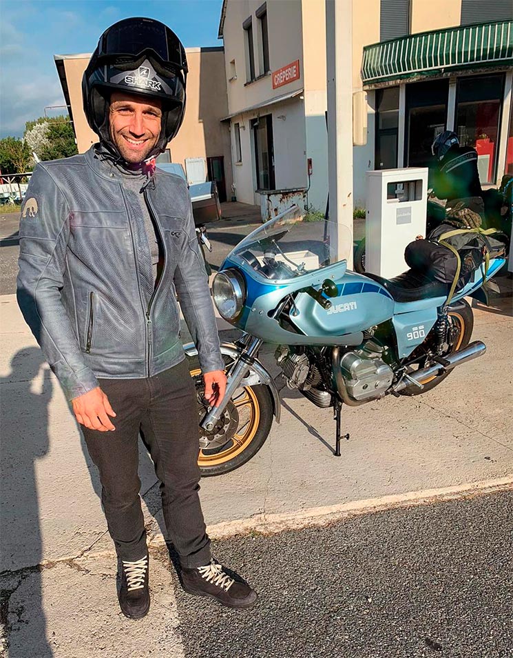 /ZarcoDucatiDarmah.jpg