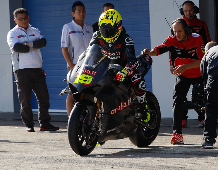 /alvarobautista-wsbk-ducati-2.jpg
