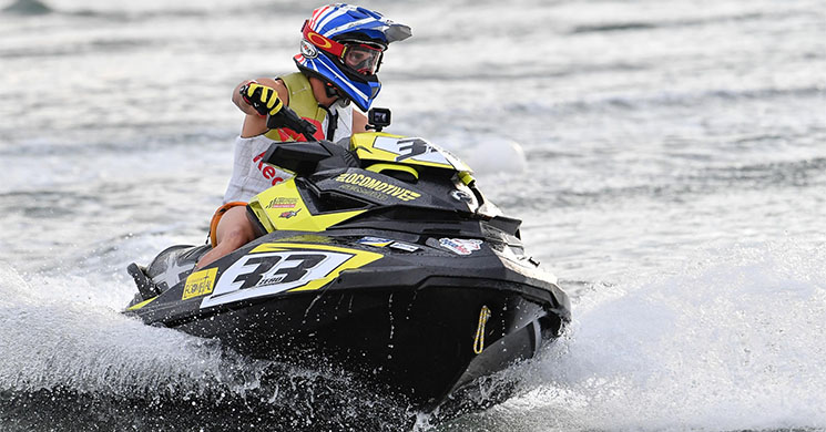 andrea-dovizioso-moto-de-agua.jpg