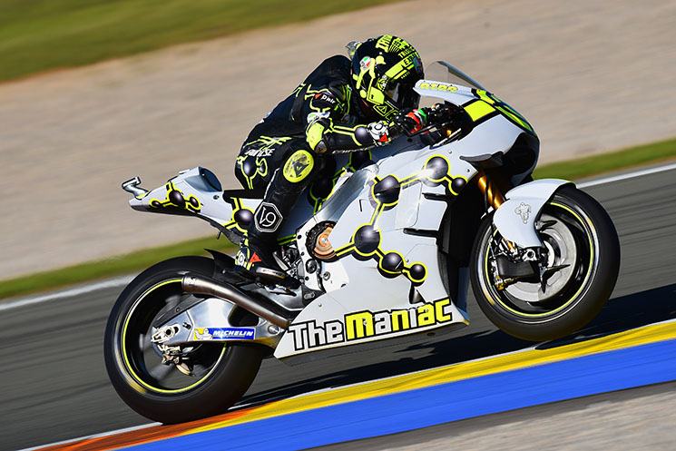 /andrea-iannone-suzuki-test-valencia-2.jpg