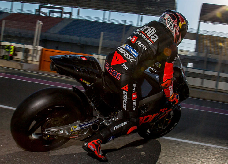 aprilia-rsgp-2016-4.jpg