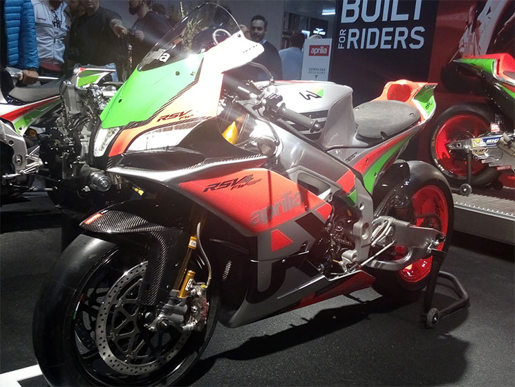 /aprilia-rsv4-rr-fw-gp-6.jpg