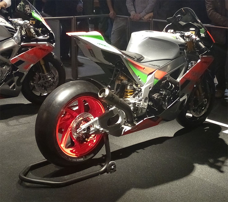 /aprilia-rsv4-rr-fw-gp.jpg