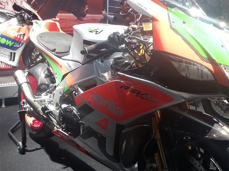 /aprilia-rsv4-rr-fw-gp-6.jpg