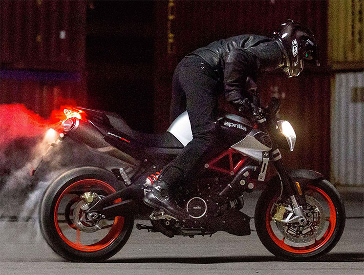 aprilia-shiver-900-2017-3.jpg