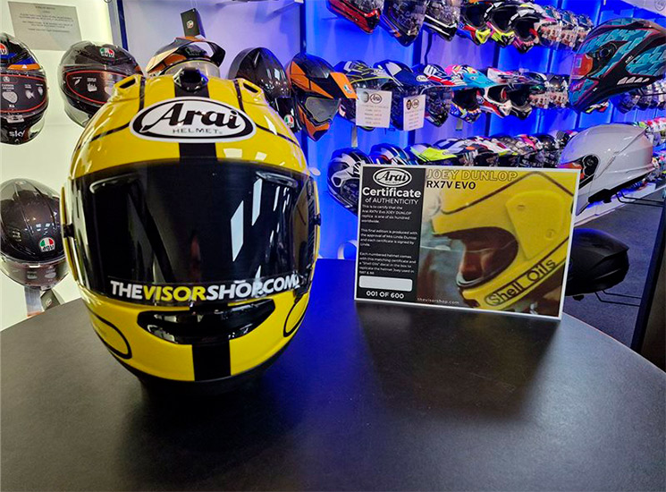 /arai-rx7v-joey-dunlop.jpg