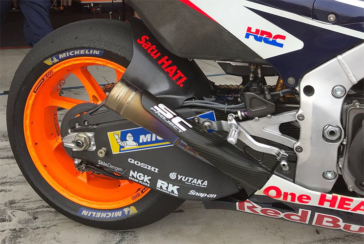 /basculante-honda-fibradecarbono.jpg