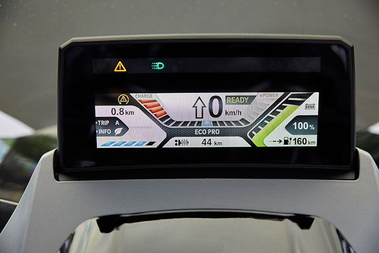 bmw-c-evolution-2017-lcd.jpg