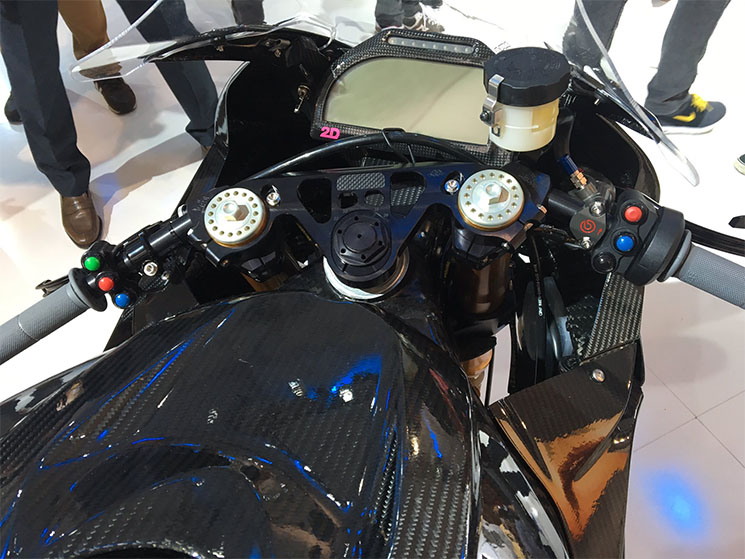 bmw-hp4-race-2017-4.jpg