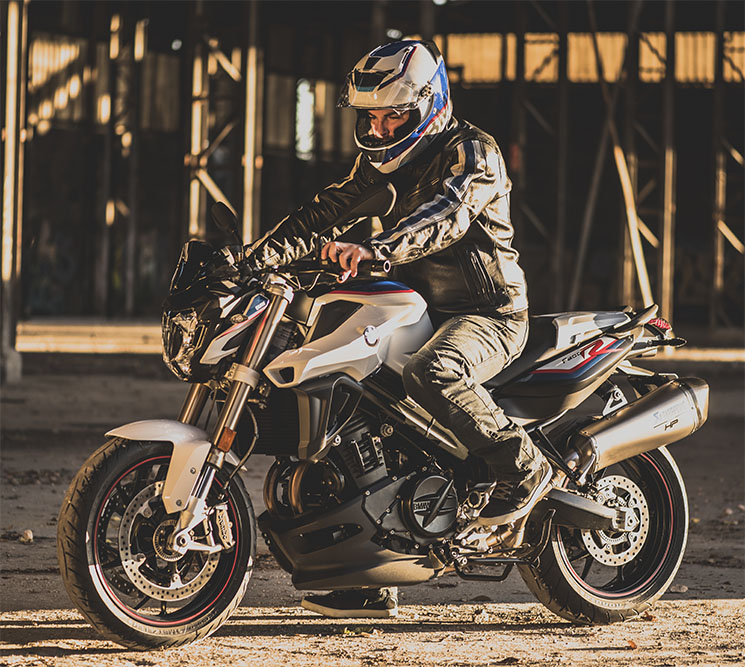 bmwf800r-akrapovic-2018.jpg