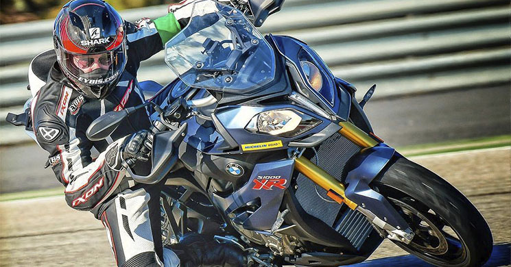 bmwxr1000.jpg
