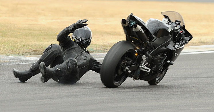 caida-moto-circuito.jpg