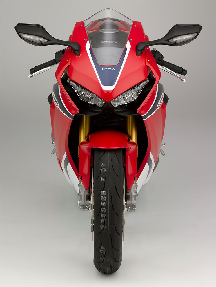 cbr-1000rr-fireblade-2017-2(1).jpg