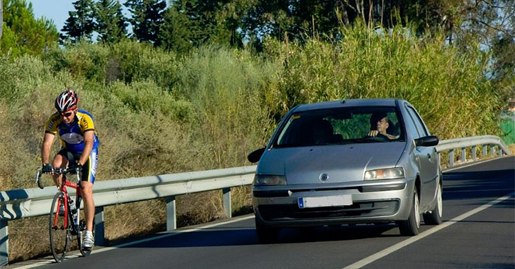 ciclista-coche.jpg