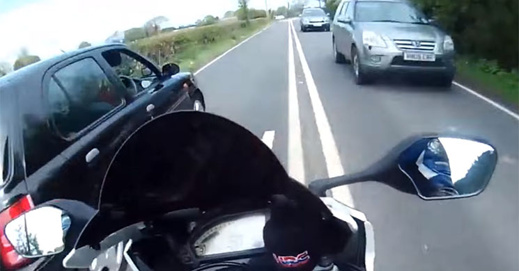 conductor-moto-agresivo.jpg