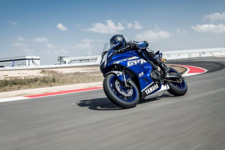yamaha r7 cup