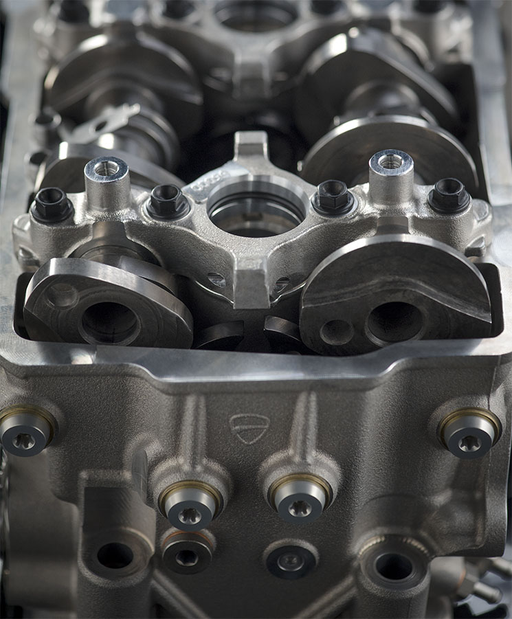 desmosedici-stradale-motor-3435.jpg