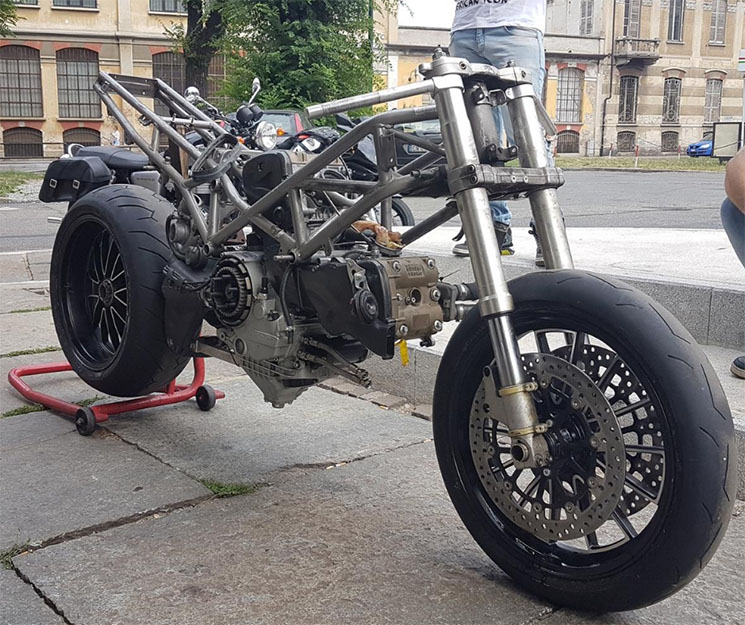 ducati-1098-biturbo-2.jpg