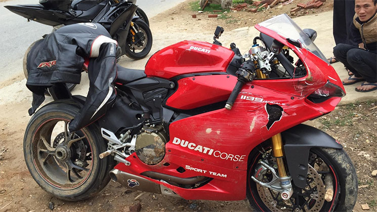 ducati-1199-panigale-s-crash.jpg