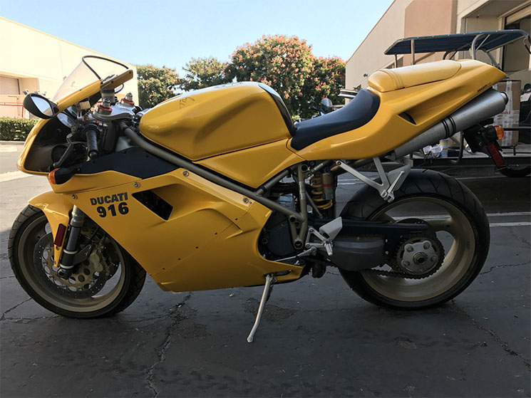 /ducati-916-2.jpg