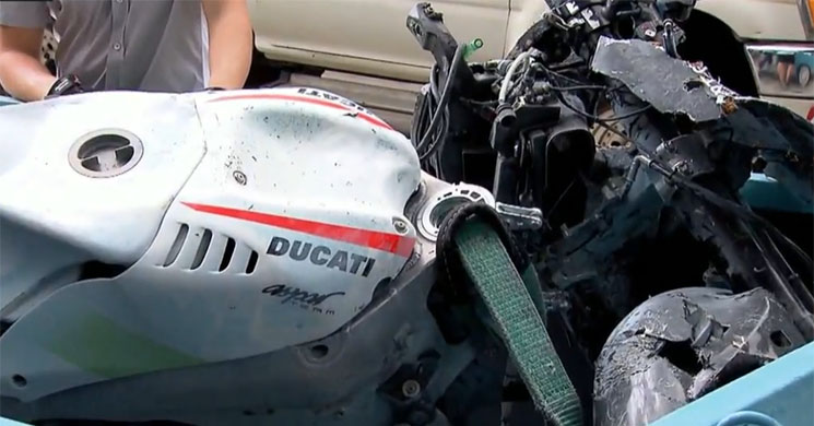 ducati-desmosedici-gp142-crashed.jpg