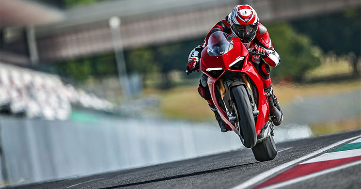 ducati-panigale-v4(1).jpg