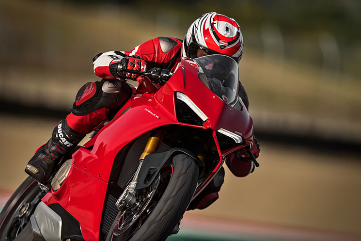 /ducati-panigale-v4-2018-oficial-34354.jpg