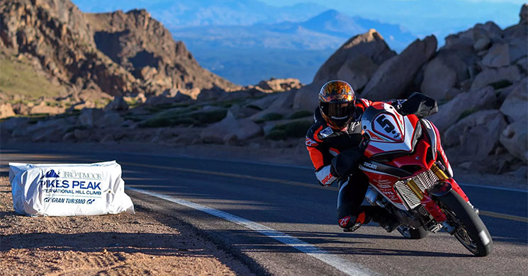ducati-pikes-peak(1).jpg