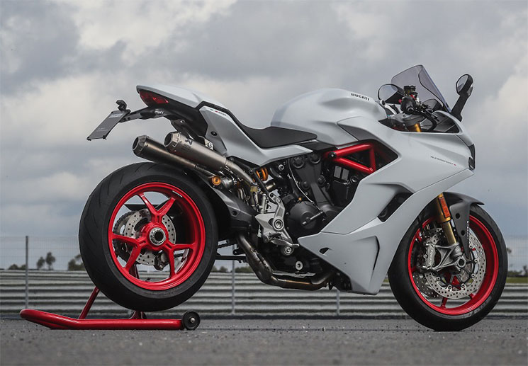 ducati-supersport-akrapovic.jpg
