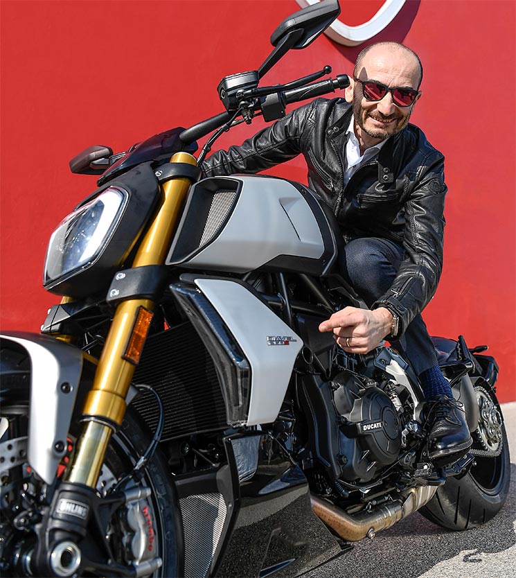 ducatiDiavel2019-2.jpg