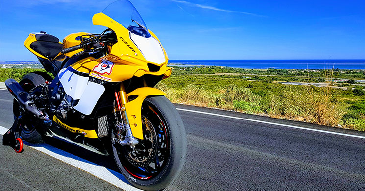 /dunlop-yamaha-r1.jpg
