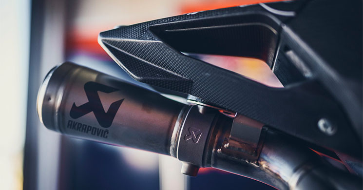 escape-akrapovic-motogp.jpg