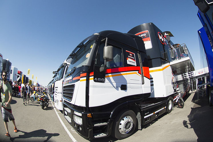 /forward-racing-moto2-335.jpg