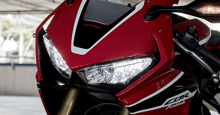 honda-cbr-1000rr-2017(1).jpg