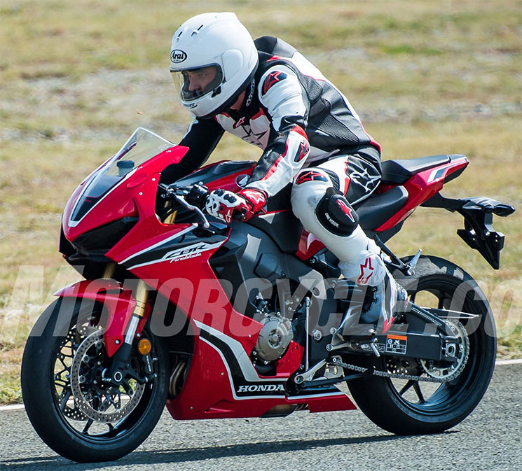 honda-cbr-1000rr-fireblade-2017-5.jpg