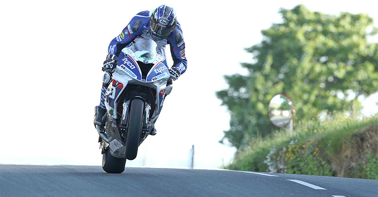 /ian-hutchinson-tt-2016.jpg